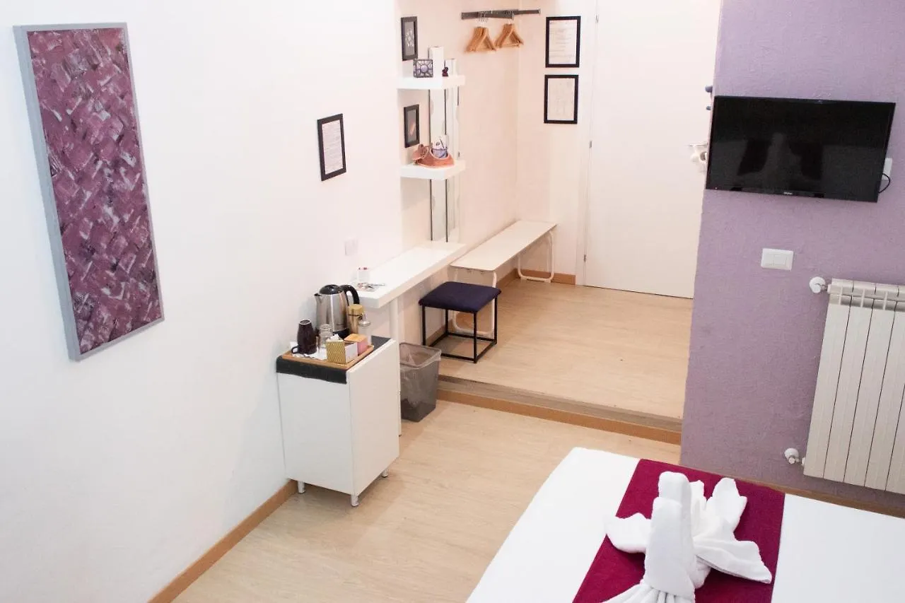 Arthouse Termini Hotel Rome 2*,